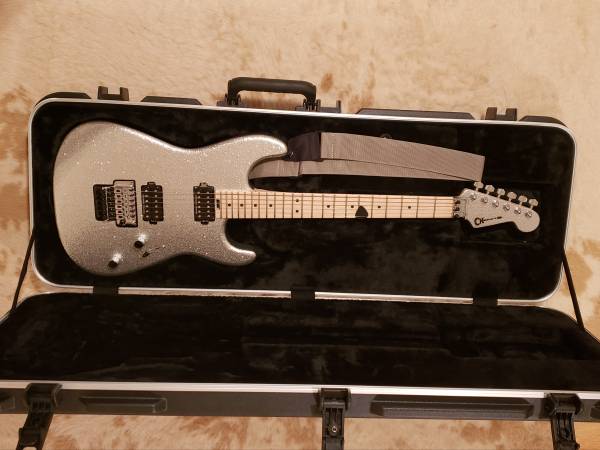 charvel1.jpg