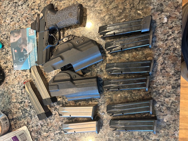PX4 Compact 4.jpg