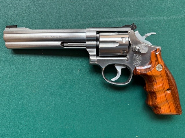 S&W 617 no dash III.jpg