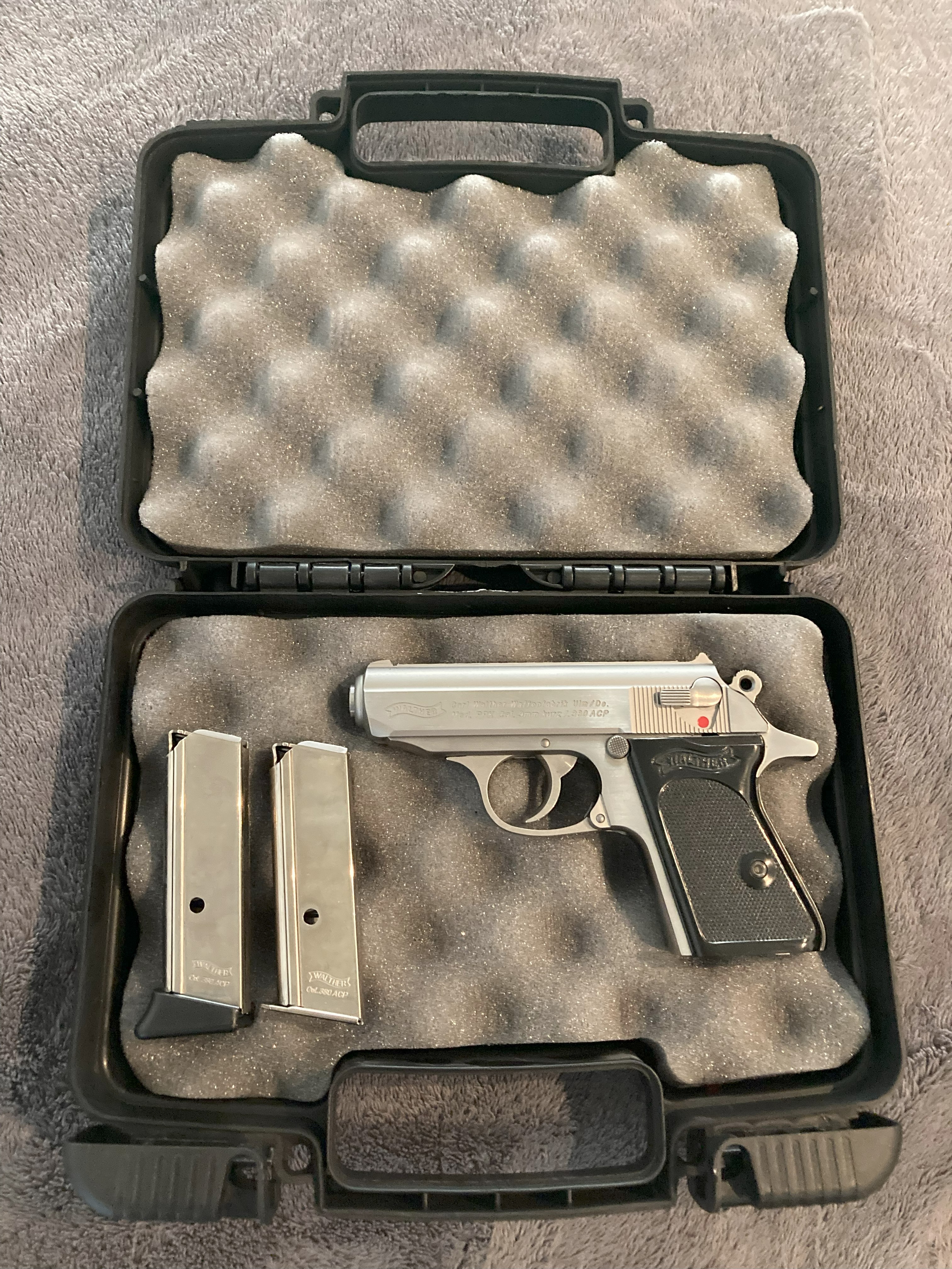Walther PPK.jpg