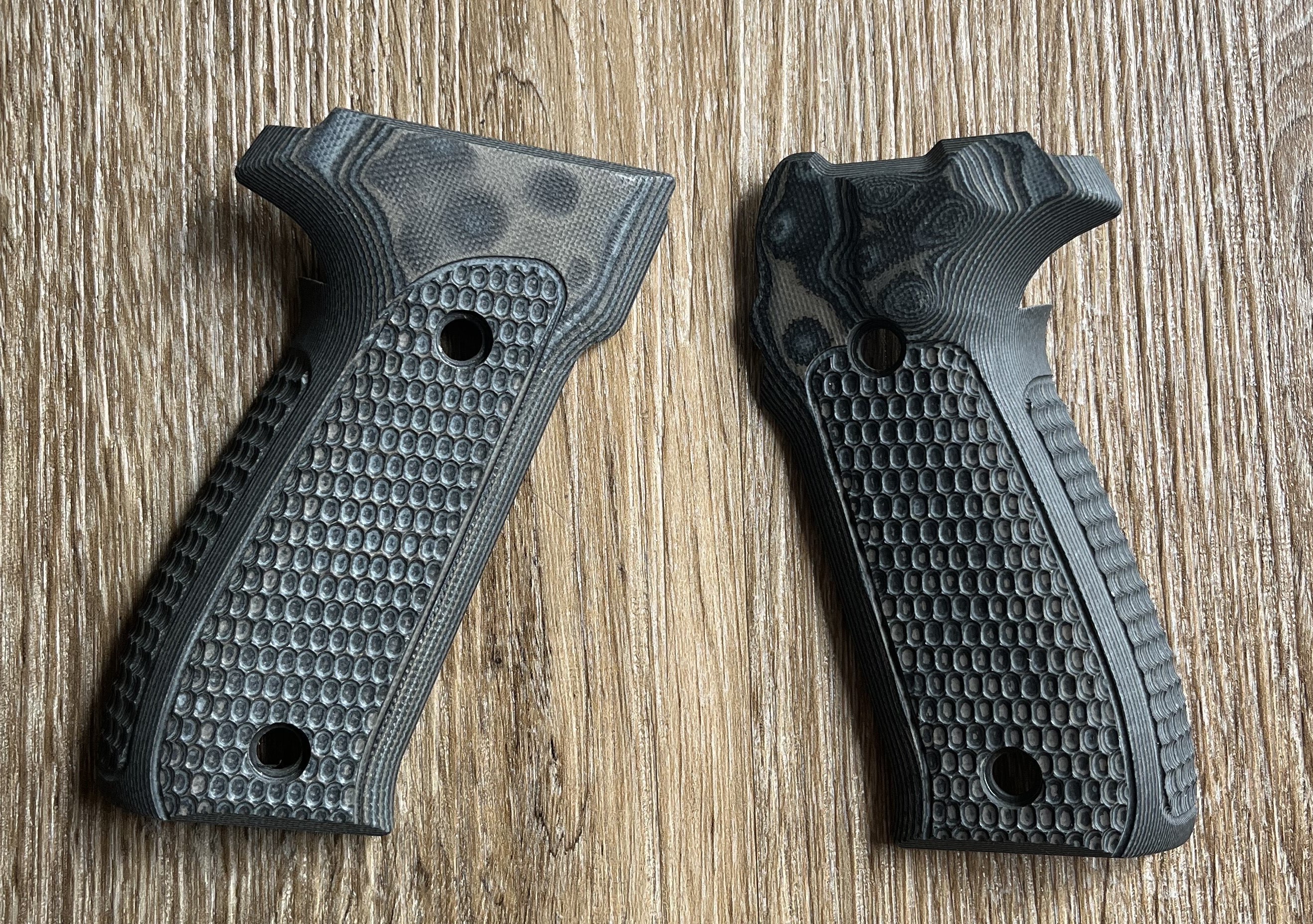 P226 Grip 1.jpg