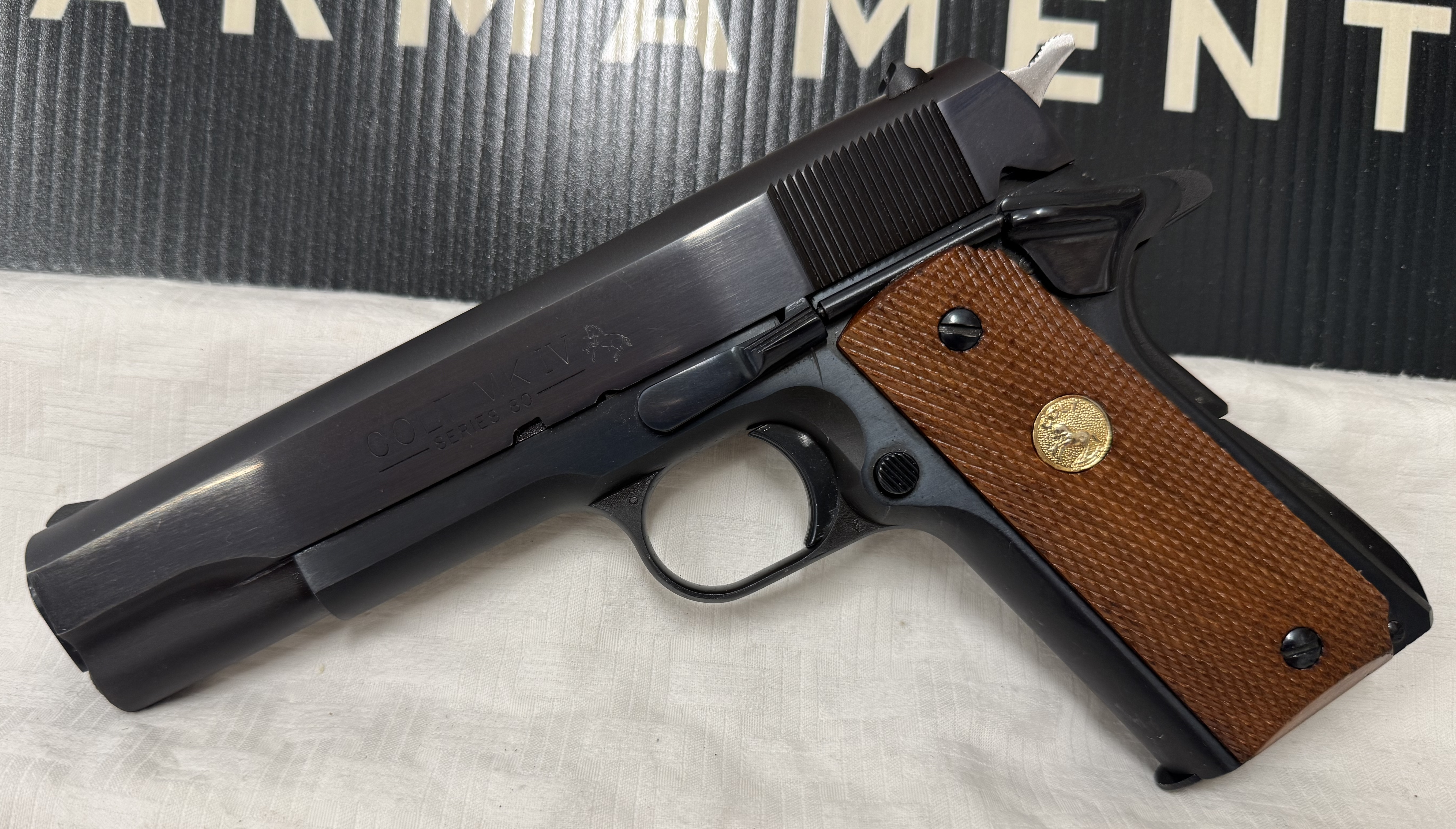 Colt 1911 2.jpg