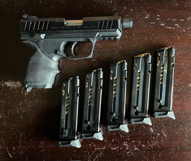 Ruger SR-22 + 5 Mags.jpg