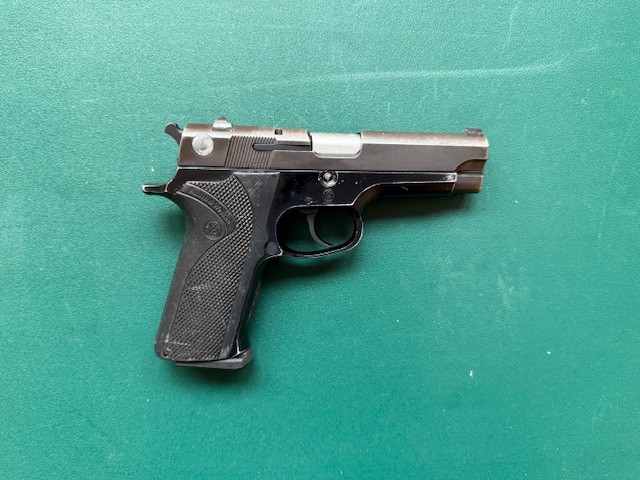 S&W Model 915.jpg