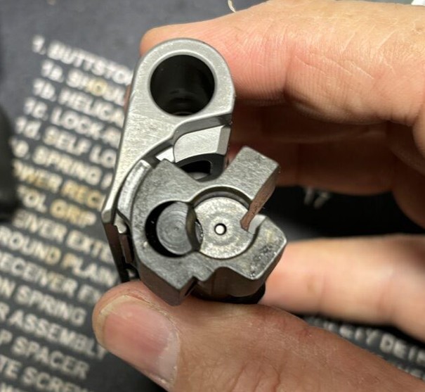 SIG556CLASSIC_ BOLT_CLOSEUP.jpg