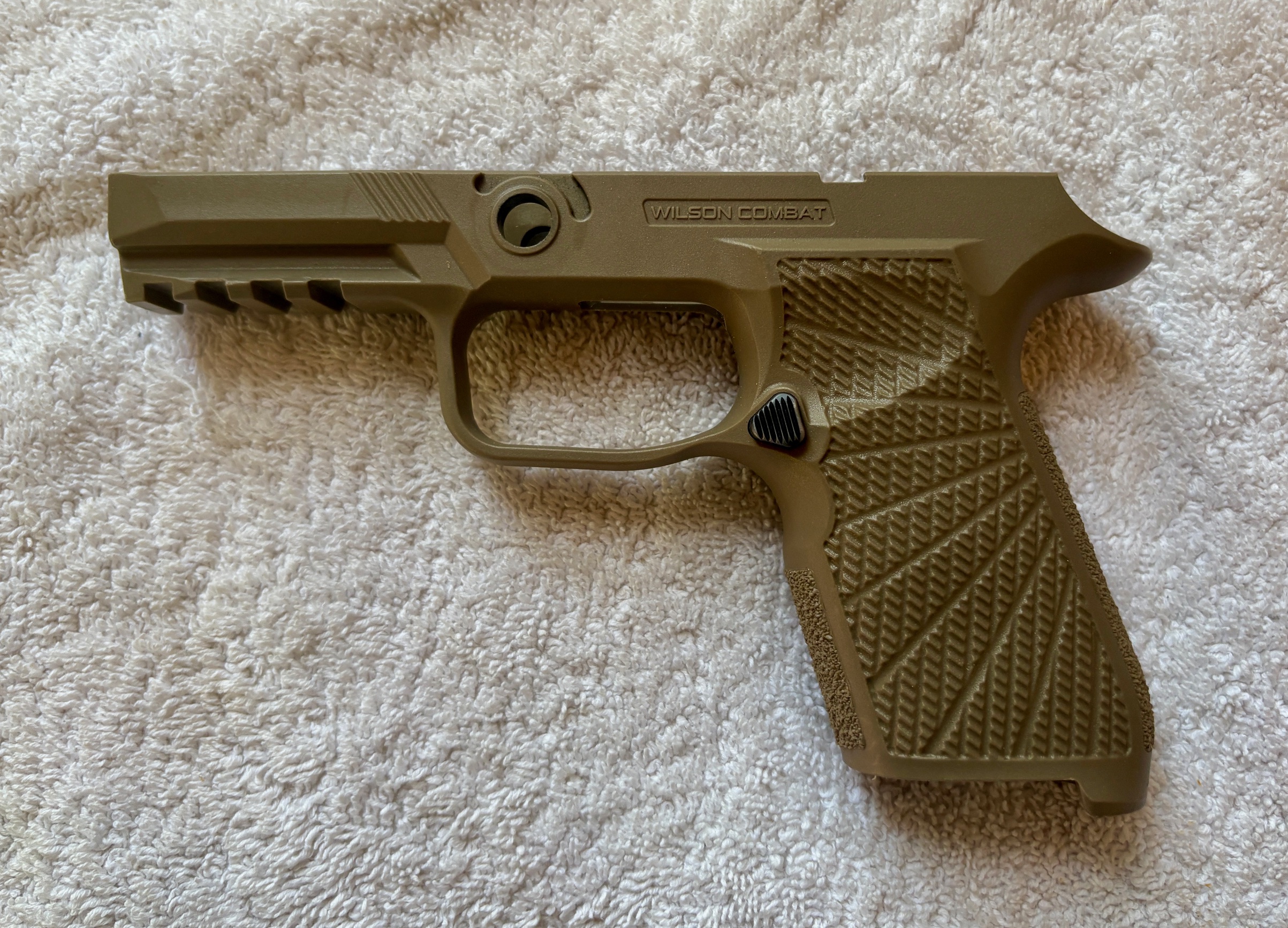 Wilson combat compact grip module.jpg