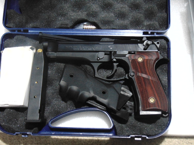 Beretta 92fs.JPG