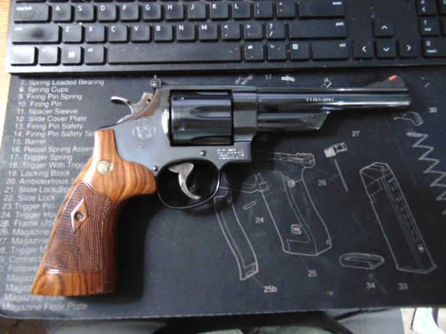 S&W44MAG.JPG