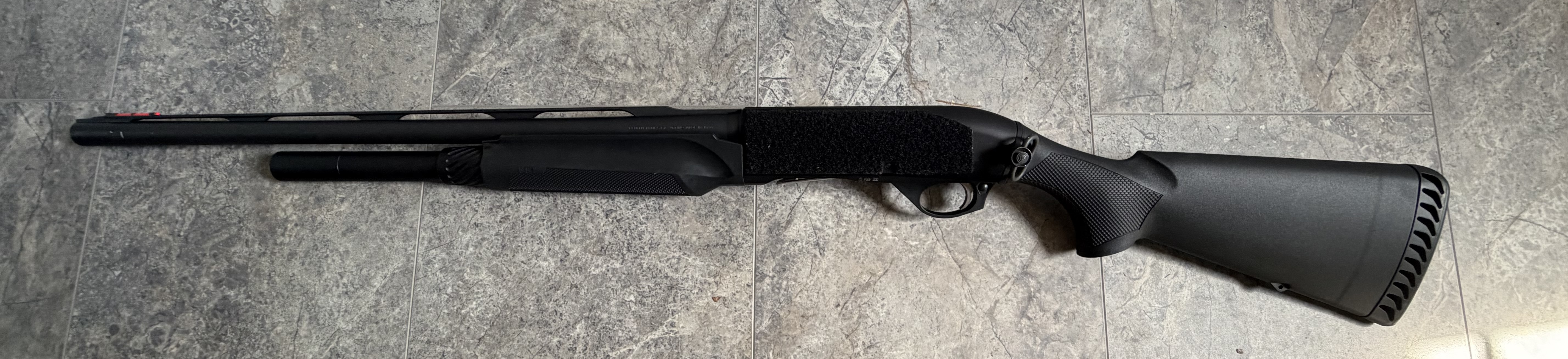 Benelli M2 24in 3gun - Left.jpg