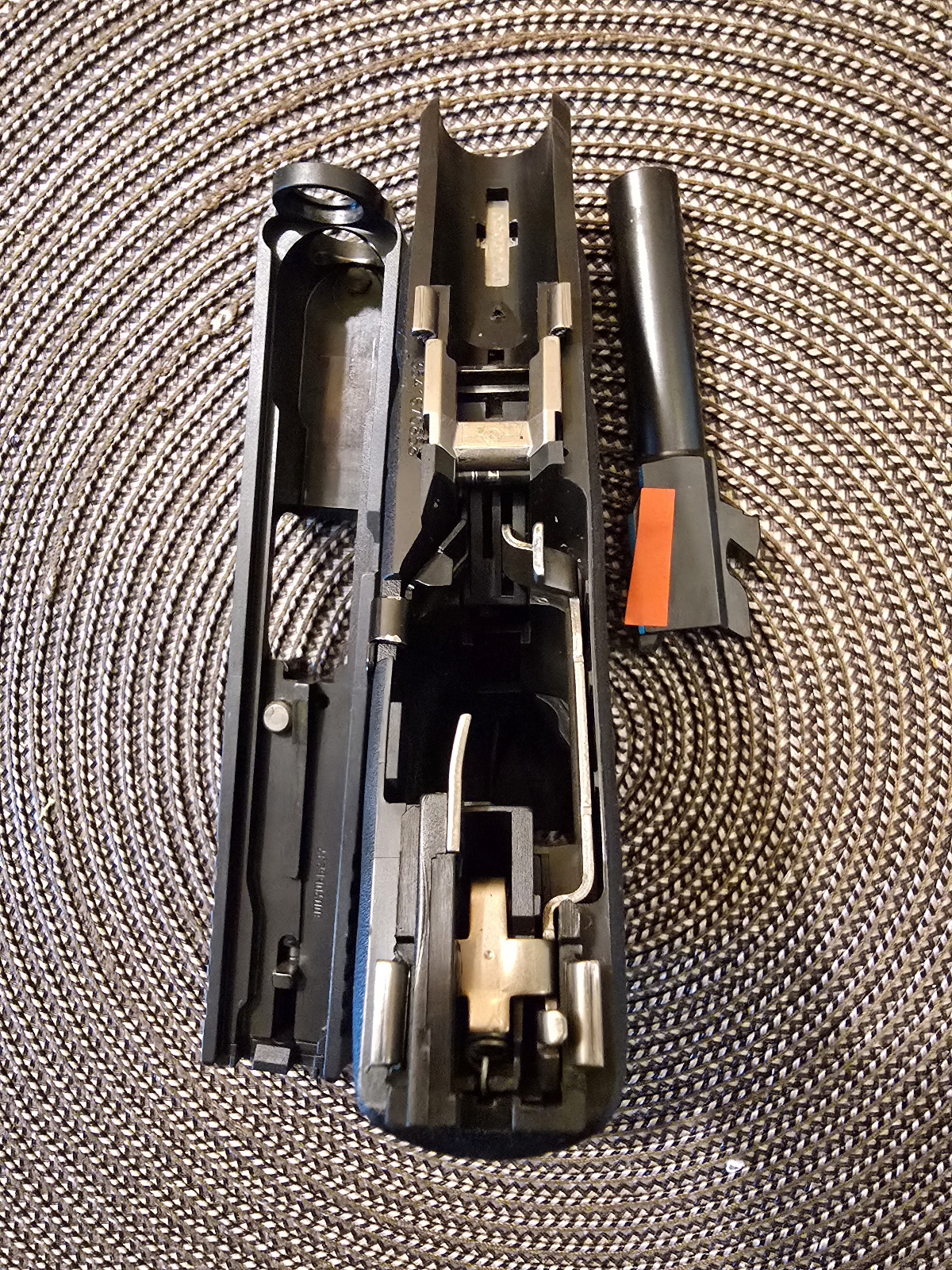 Firearms Glock 28 No 4.jpg