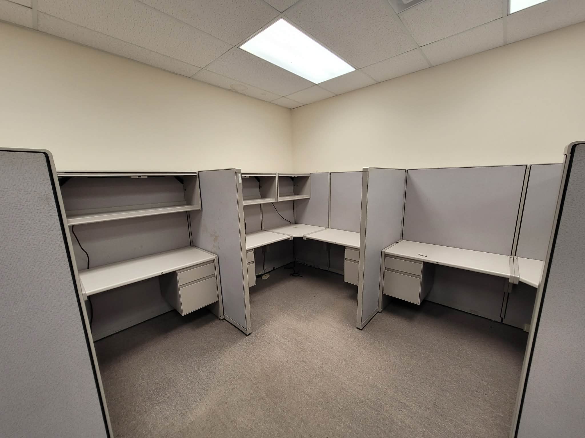 cubicle2.jpg