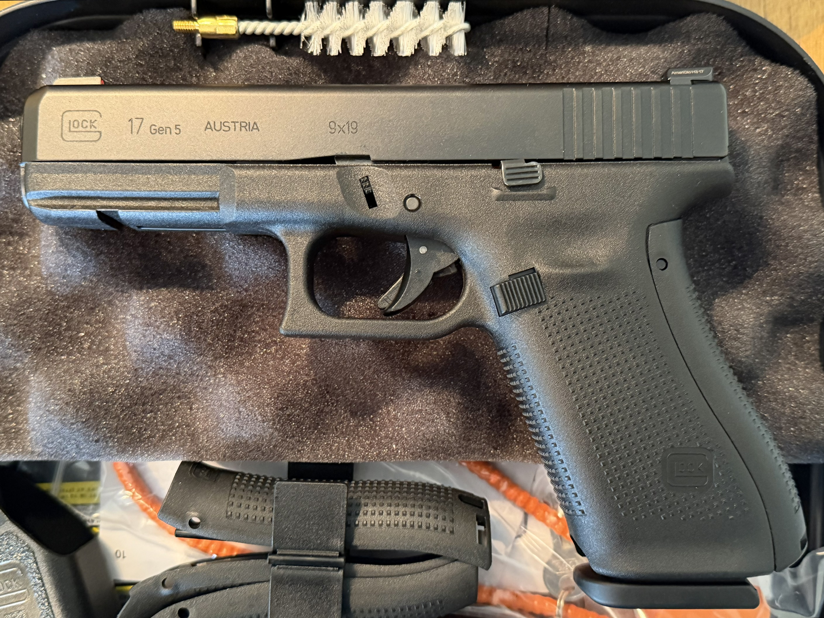 Glock5.jpg