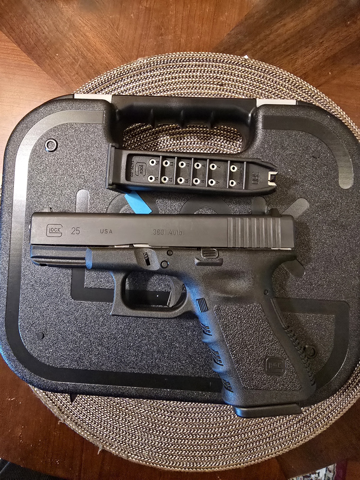 Firearms Glock 25 Left Side 2.jpg