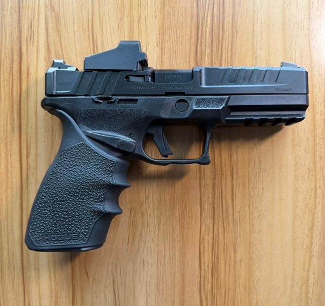 pistol2.jpg