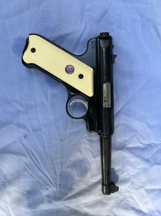 Ruger MKIV Right.jpg