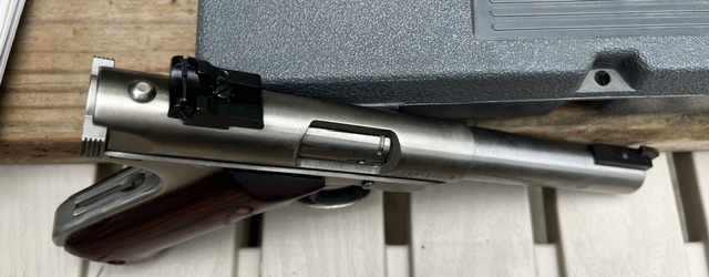 pistol4.jpg